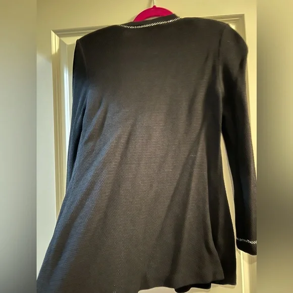 St. John Black Top - Picture 5 of 12